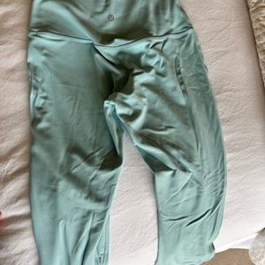 Light blue lululemon cropped align leggings - size 6